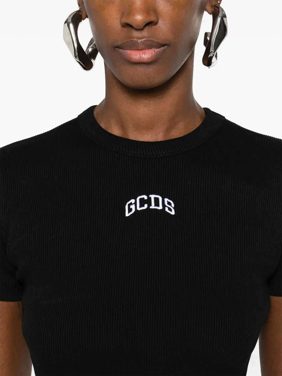 logo cropped T-shirt 9