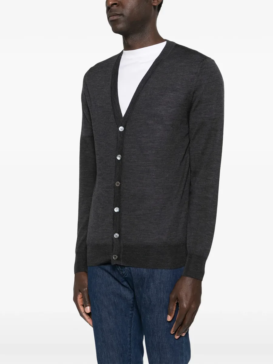 V-neck button-fastening cardigan 5