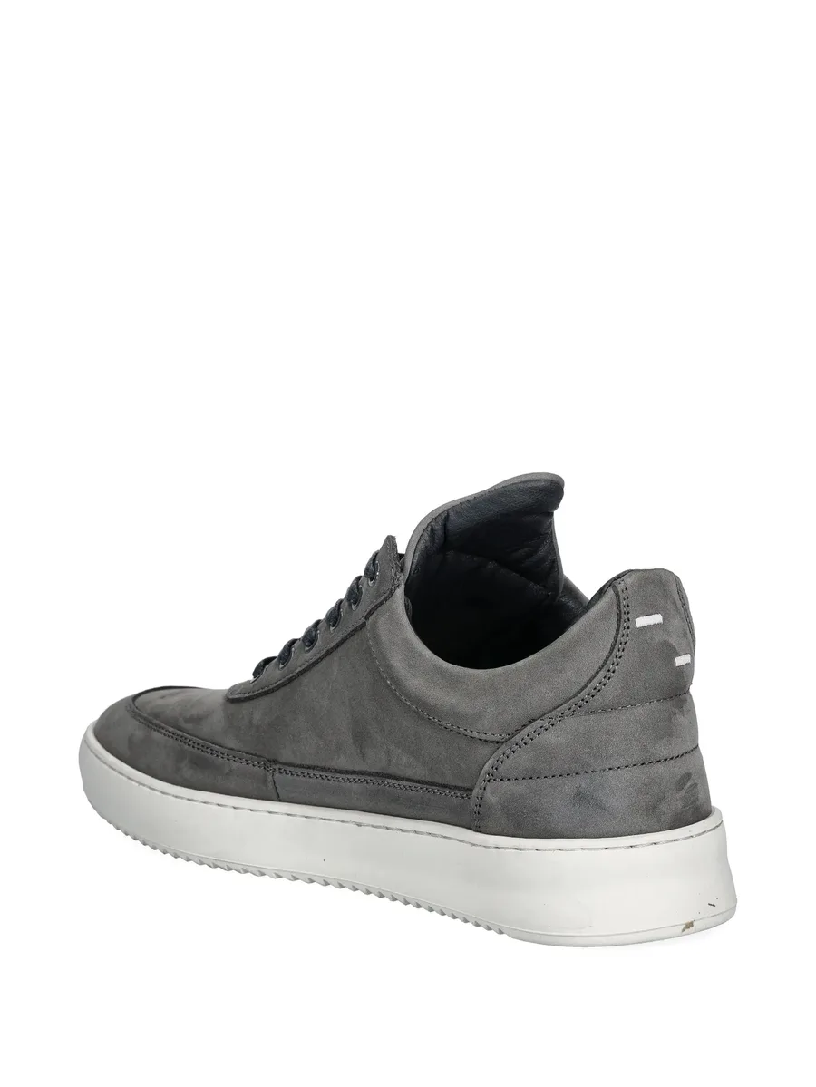 low-top sneakers 5