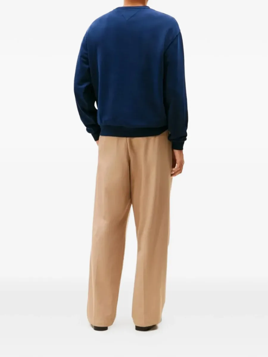 embossed sweatshirt 3
