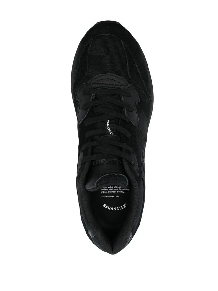 low-top sneakers 8