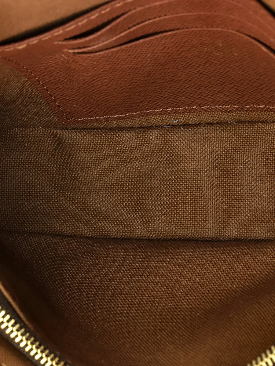 Ivy Wallet on Chain Monogram Canvas shoulder bag 9