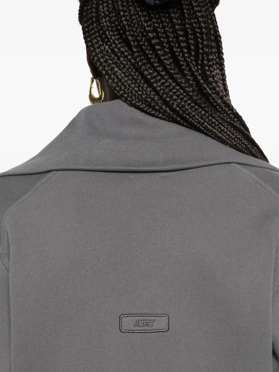 zip-up sweatshirt 10