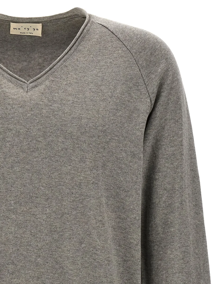 V-neck raglan-sleeve sweater 5