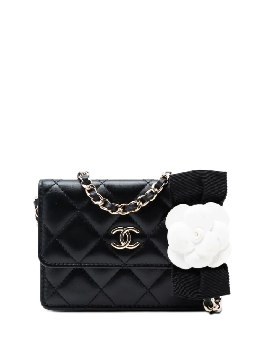 2021 Quilted Lambskin Camellia Bow Card Holder On Chain crossbody bag 2