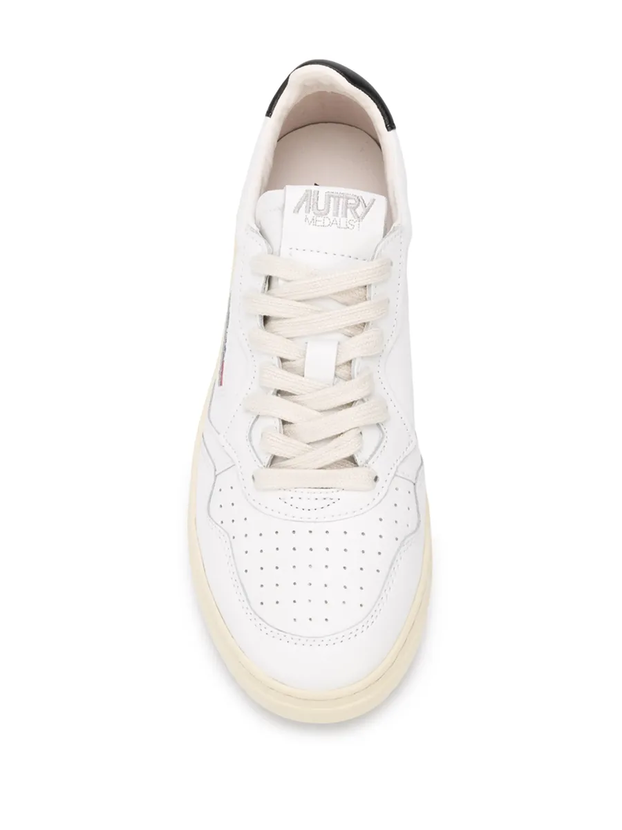Medalist Low sneakers 8