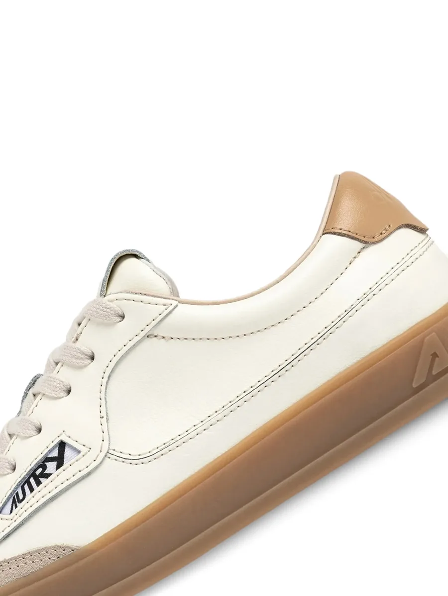 Windscape logo-patch leather sneakers 11