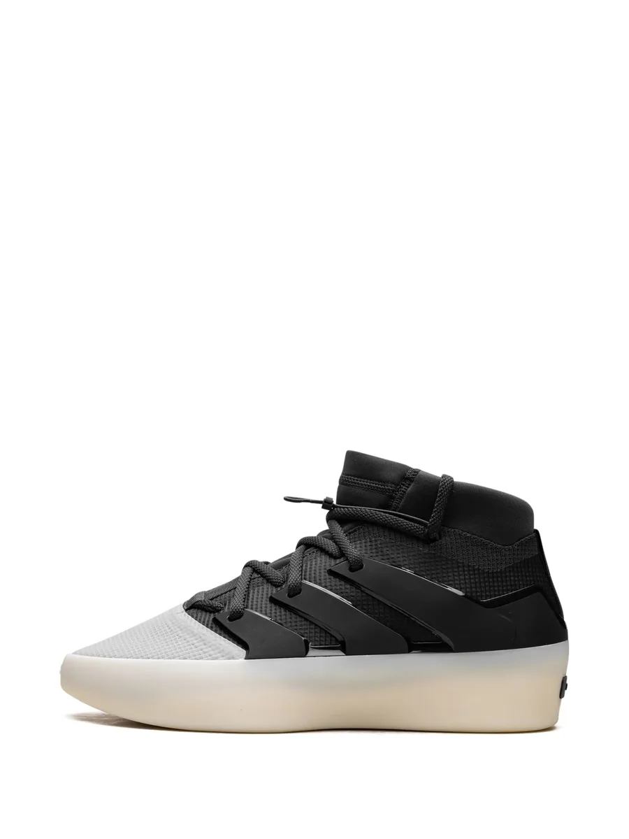 кроссовки One Model из коллаборации с adidas 10