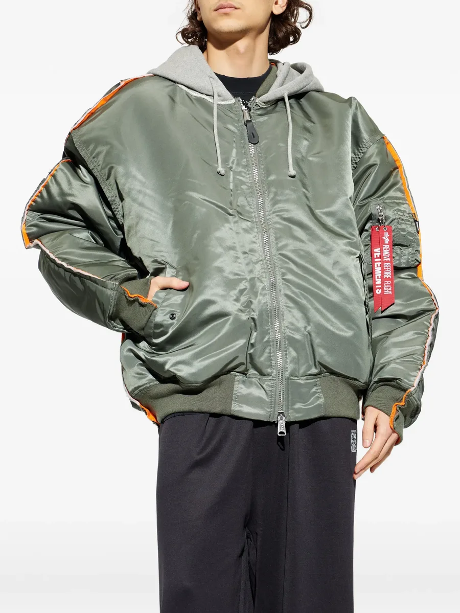 бомбер из коллаборации с Alpha Industries 5