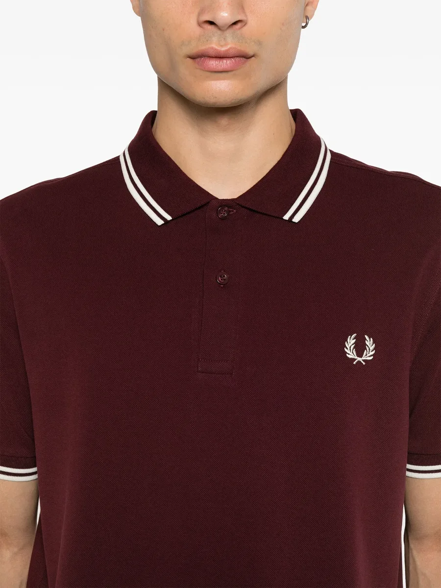 рубашка поло с вышитым логотипом из коллаборации с Fred Perry 10