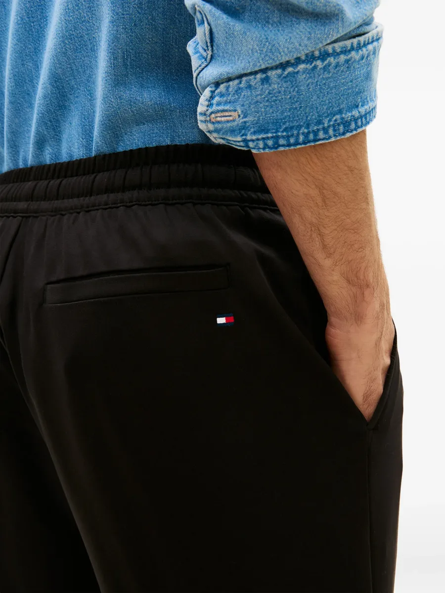 drawstring-fastening shorts 10