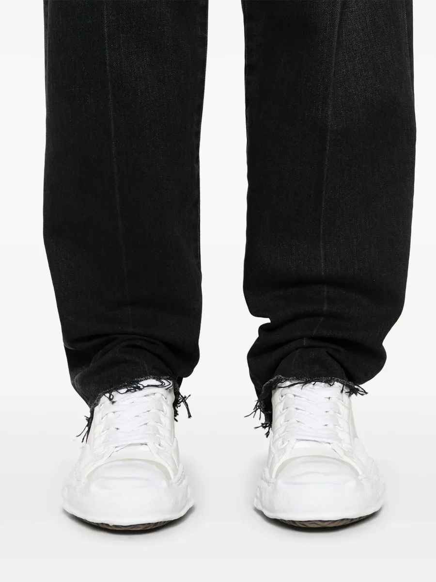 straight-leg jeans 10