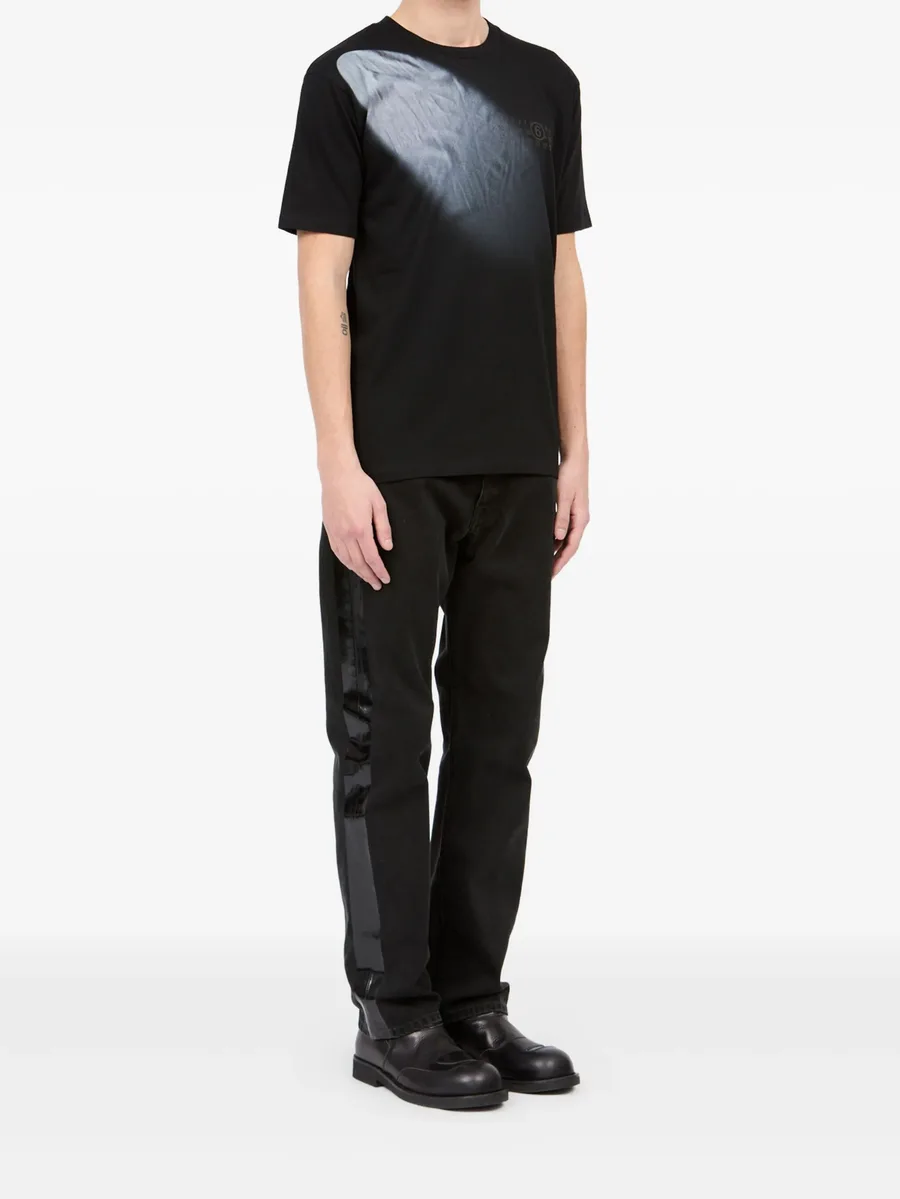 spotlight T-shirt 5