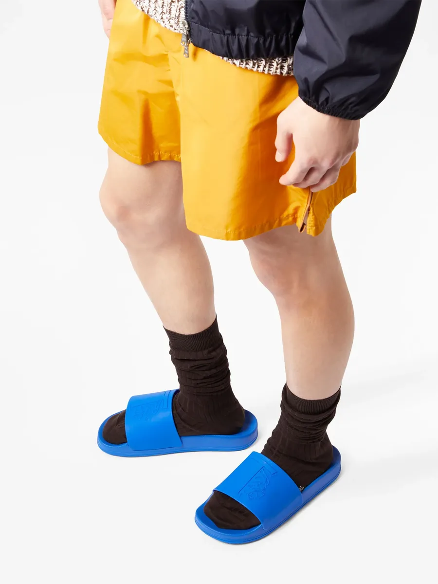 logo-embossed slides 9