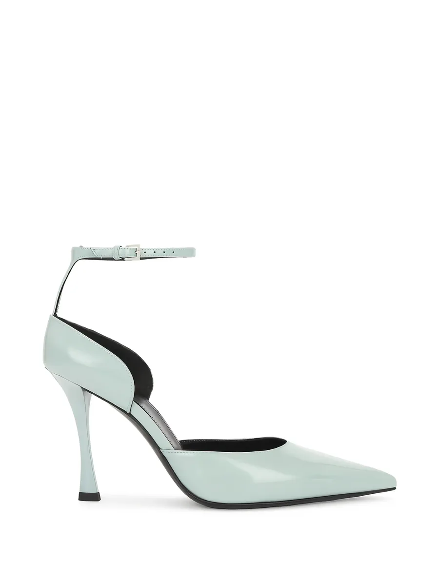 Show Stocking pumps 1