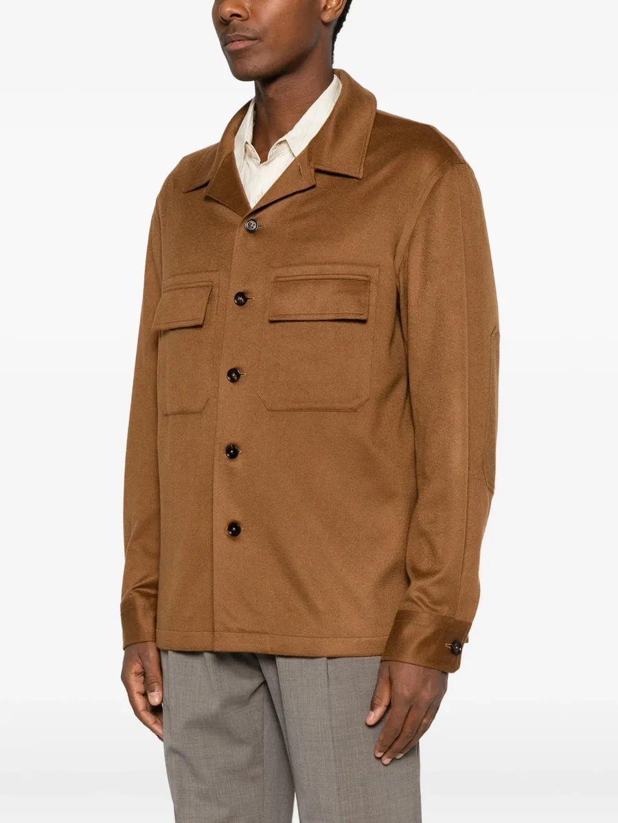 button-fastening flap-pocket shirt 3
