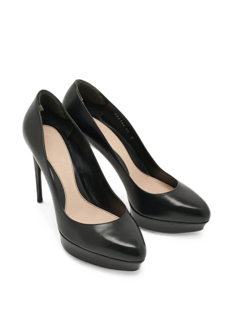 Horn platform pumps 7