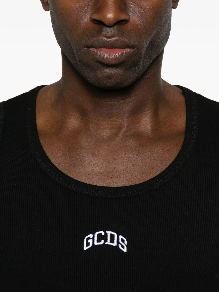 logo-embroidered tank top 9