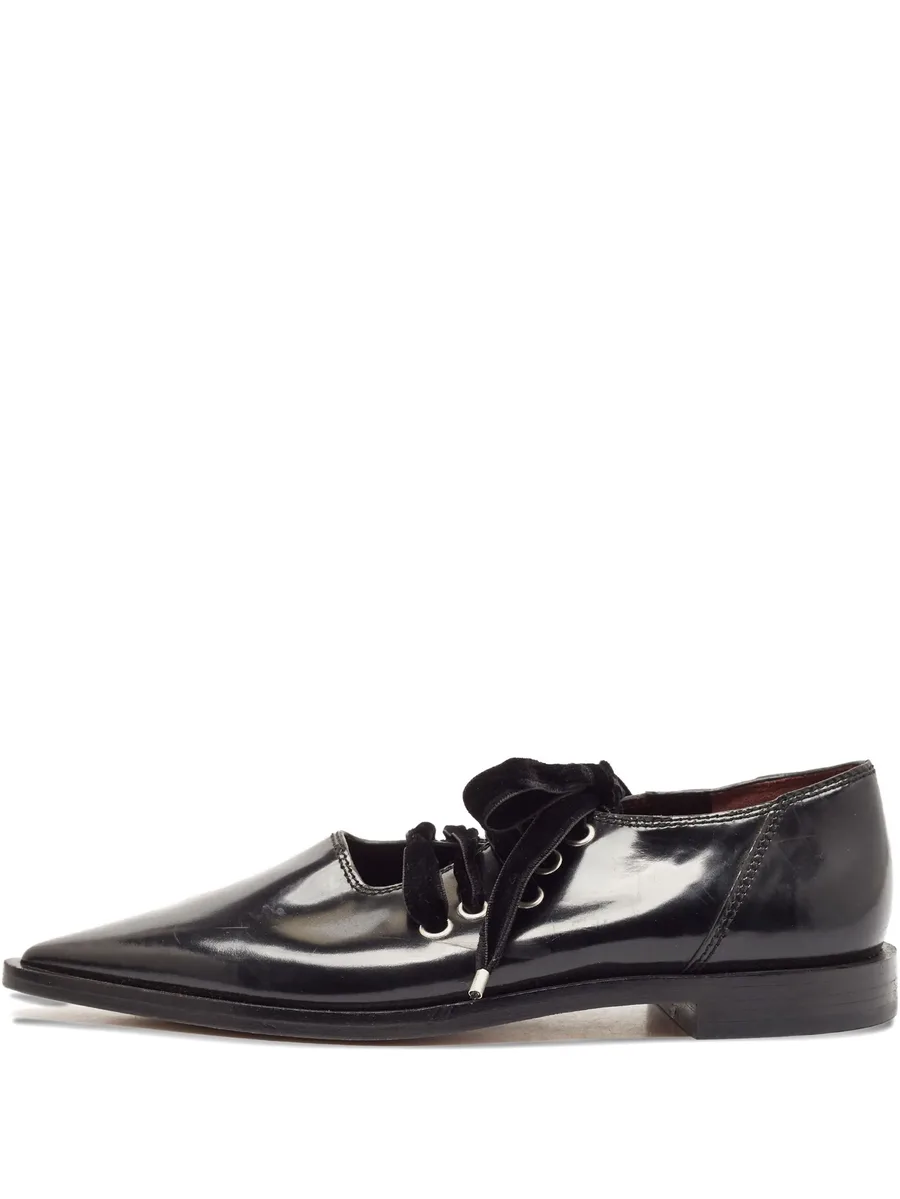 pointed-toe shoes 2