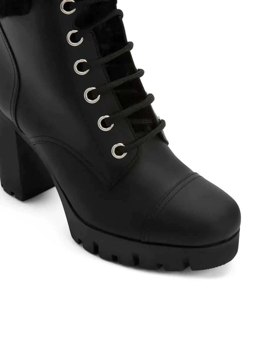 90mm Moyra boots 8