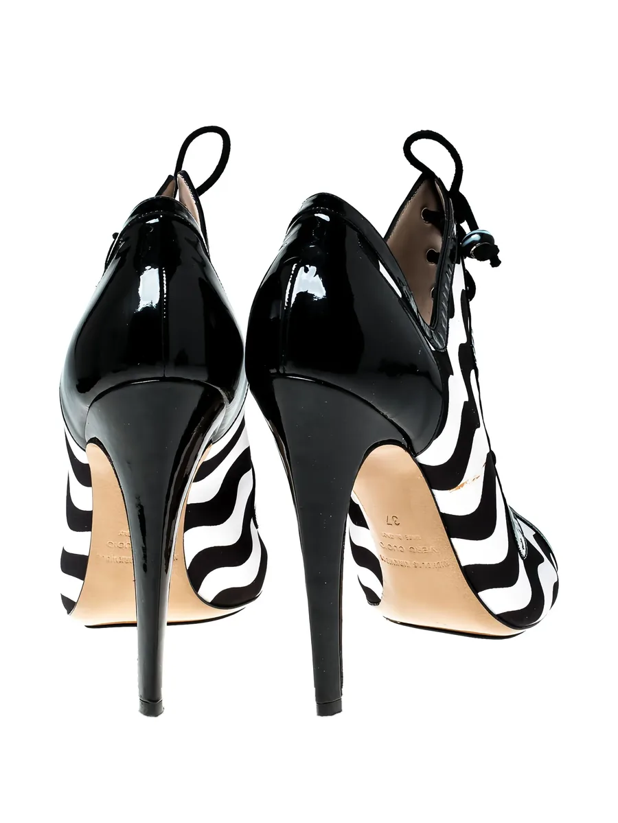 wave-print sandals 5