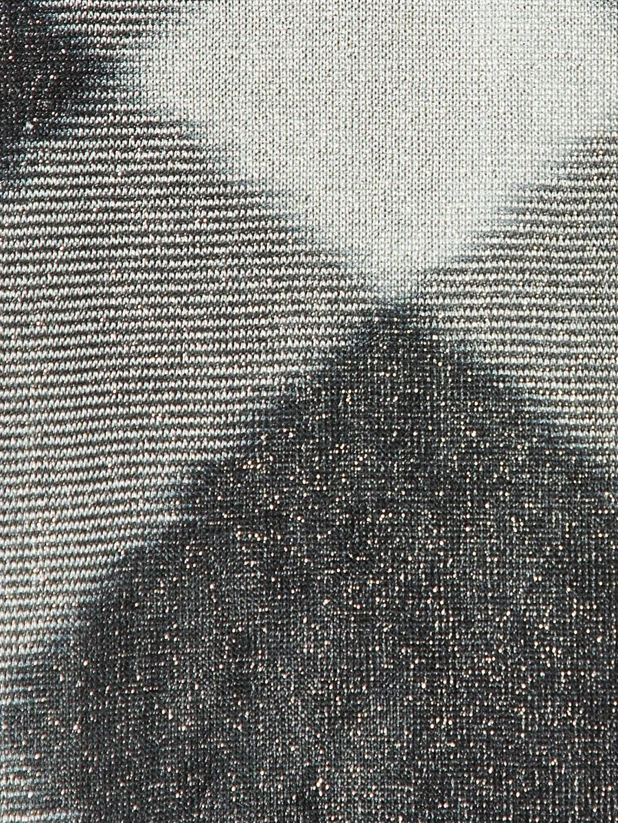 diamond-patterned woven scarf 8