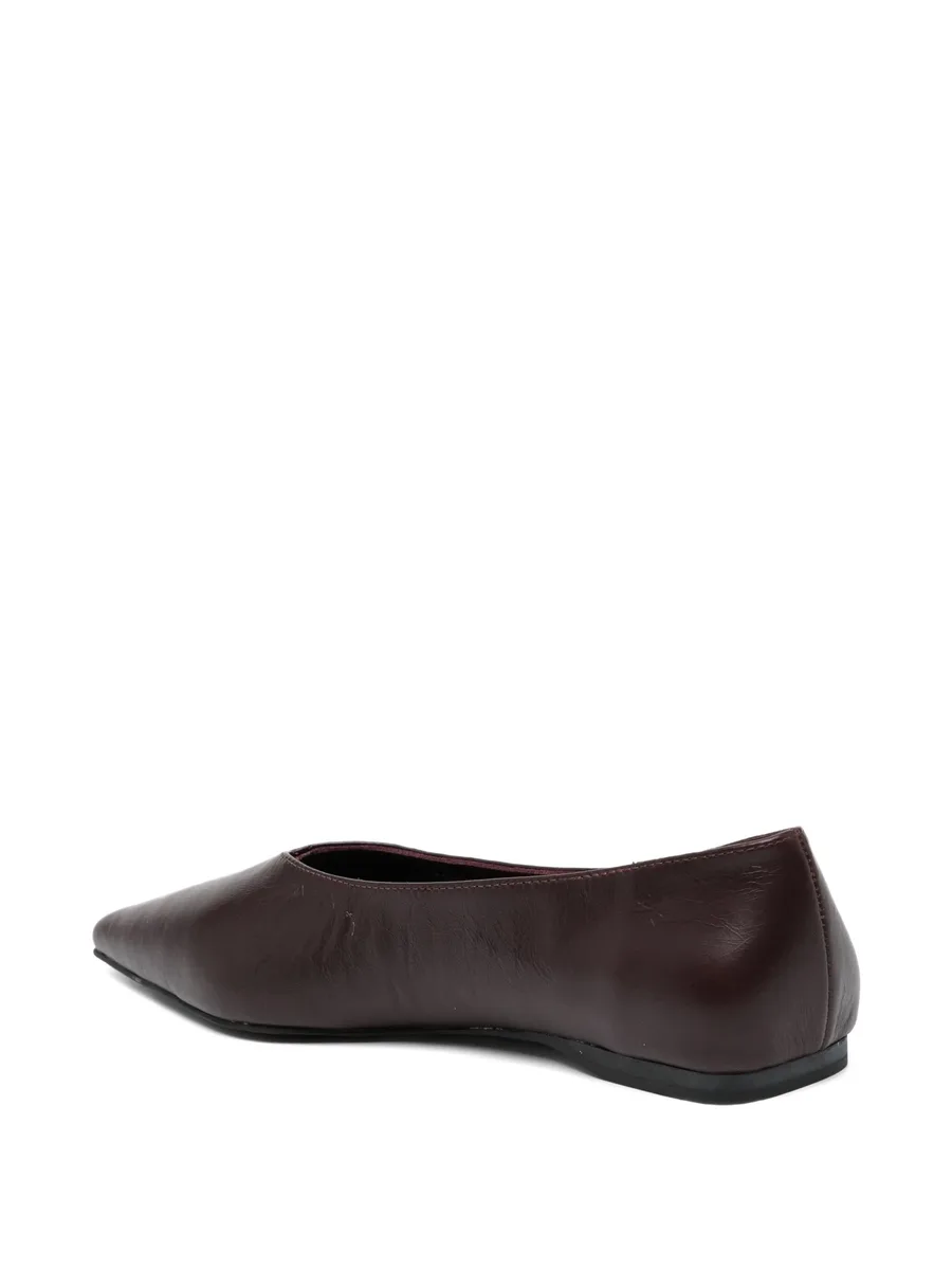 Kallum II pumps 5