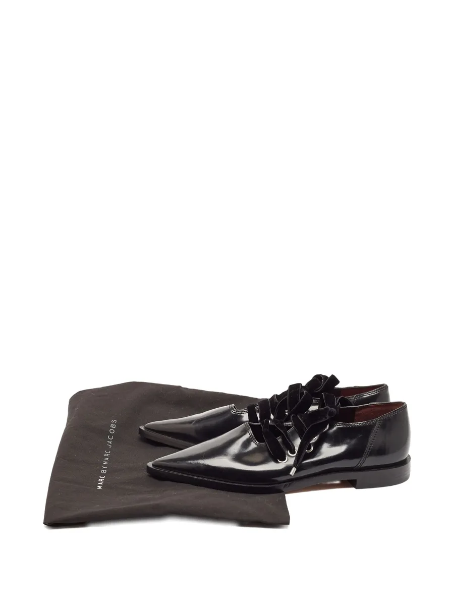 pointed-toe shoes 8