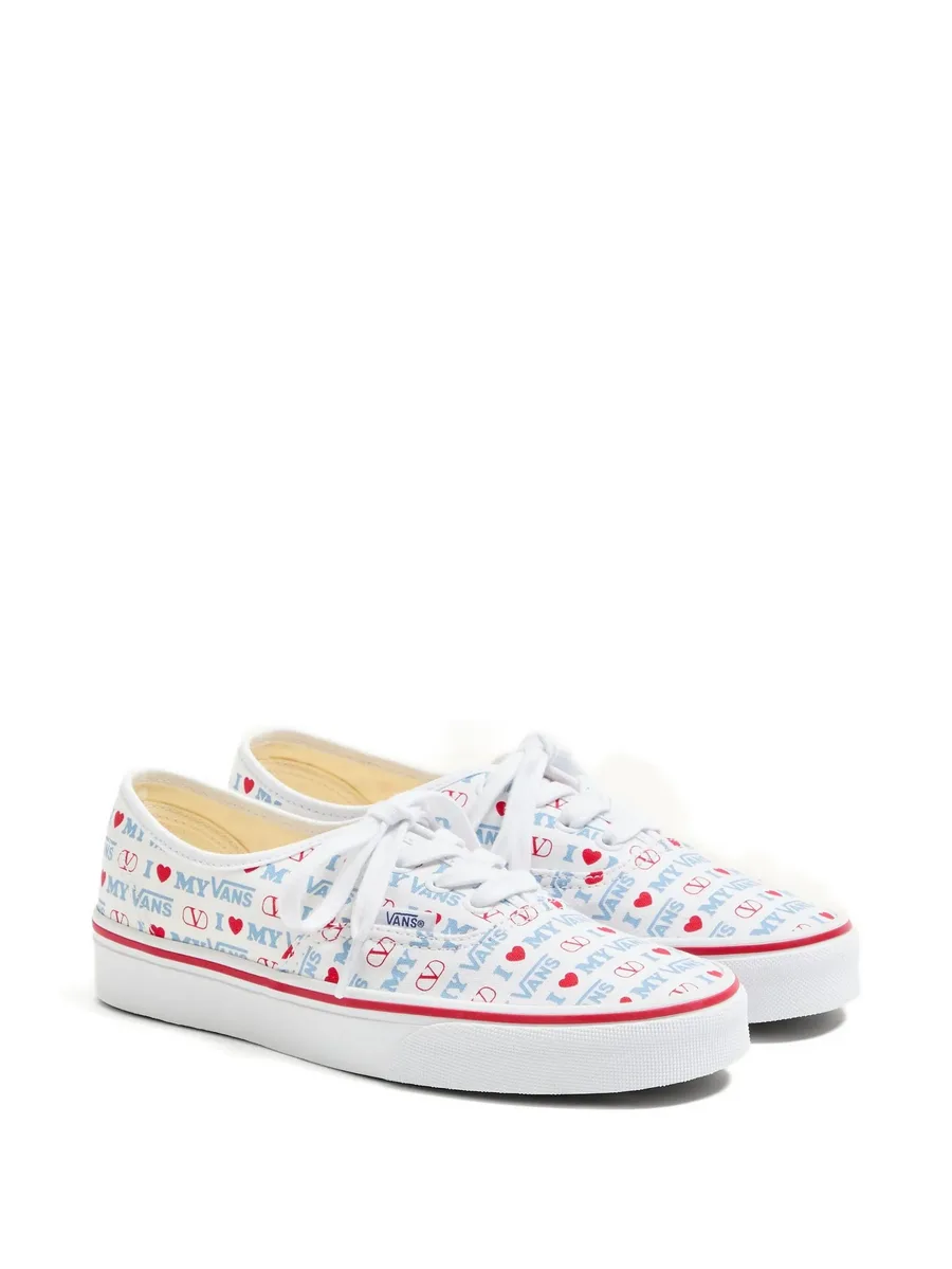 кроссовки с принтом Love из коллаборации с Vans 4