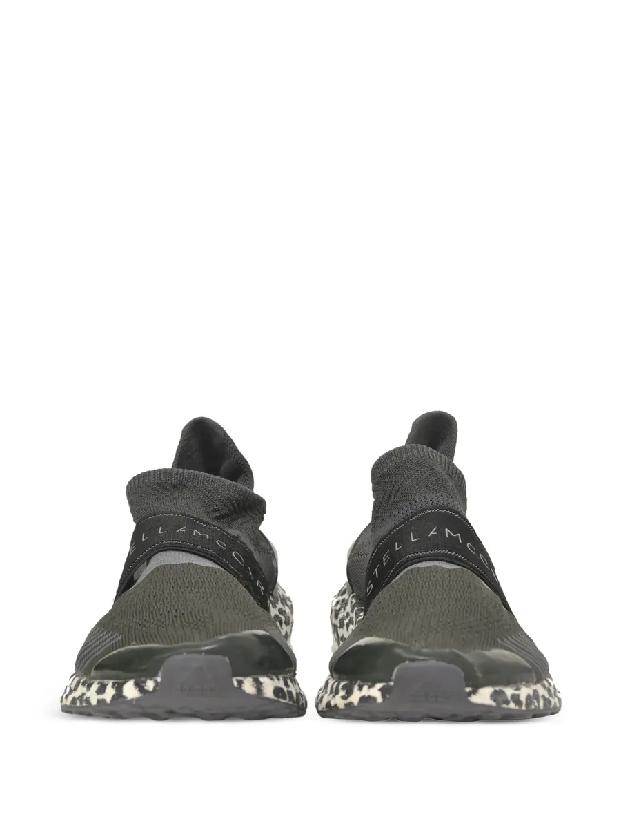 кроссовки UltraBoost 4