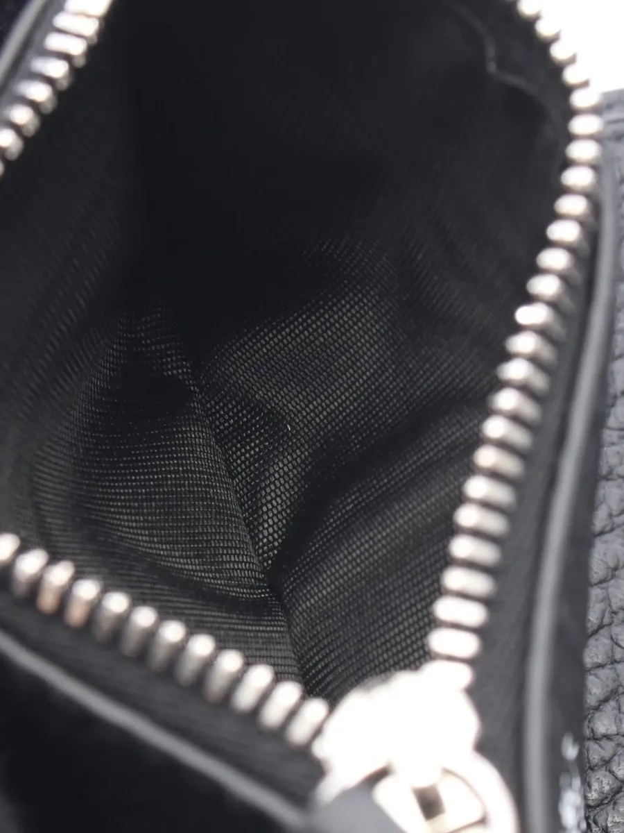 2020s Four-stitch tri-fold wallet 7