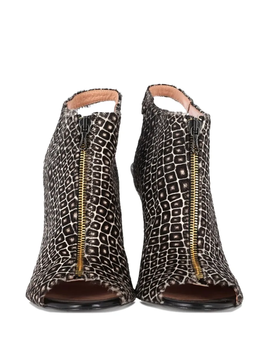 printed zip-fastening pumps 10