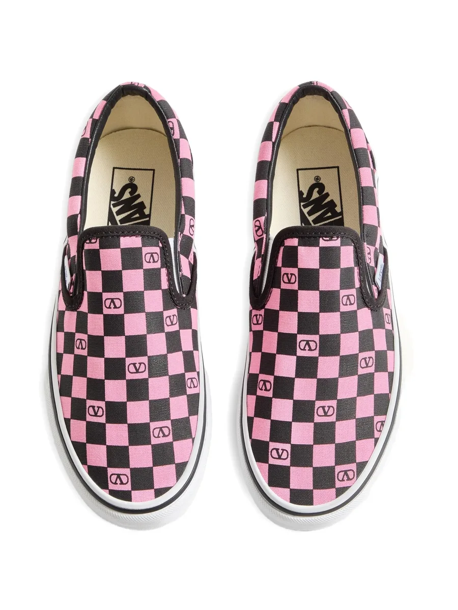 кеды в клетку с логотипом VLogo Signature из коллаборации с Vans 6