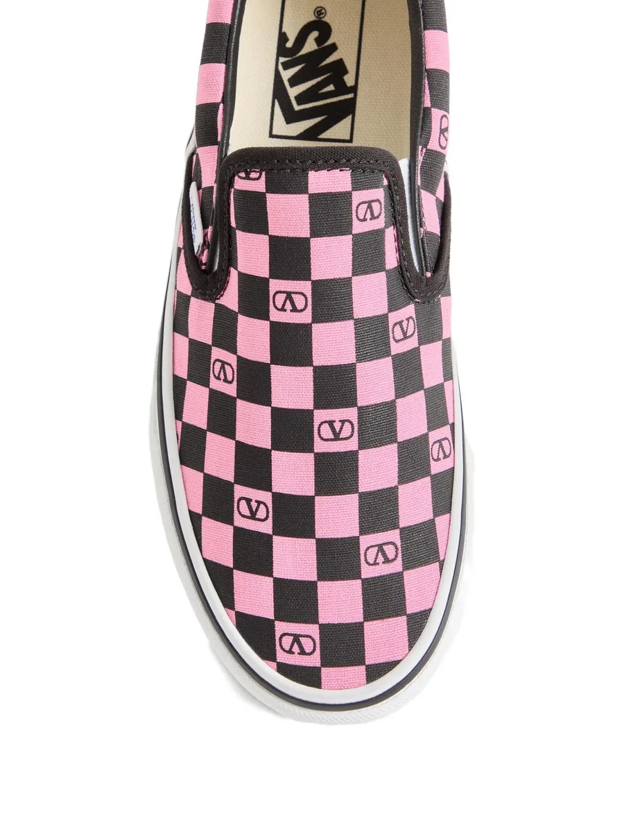 кеды в клетку с логотипом VLogo Signature из коллаборации с Vans 7