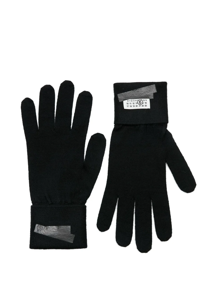 Numbers-motif gloves 1