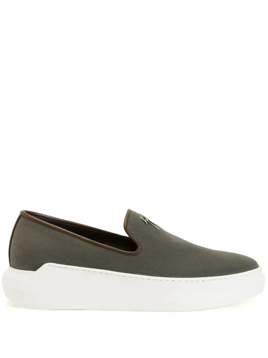 Conley logo-plaque sneakers 2
