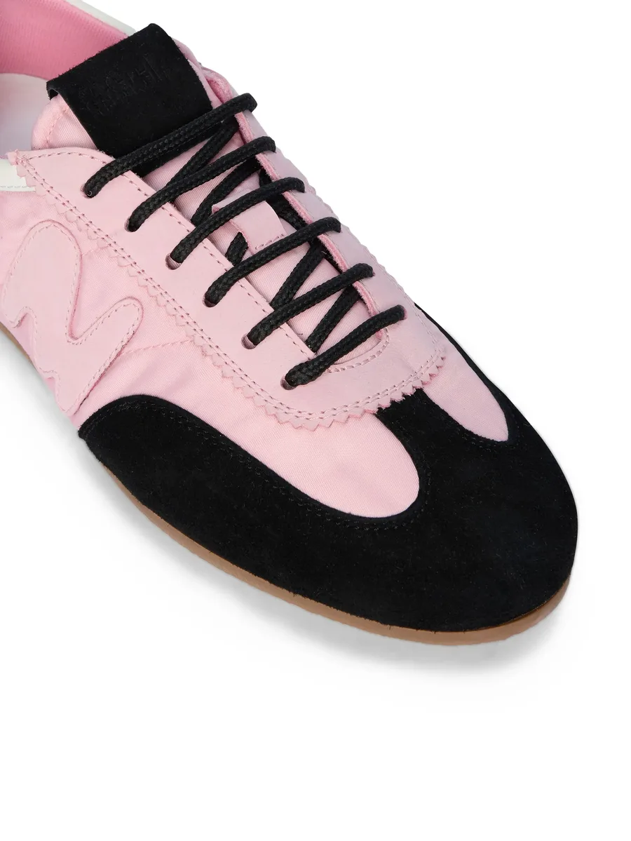 logo sneakers 7