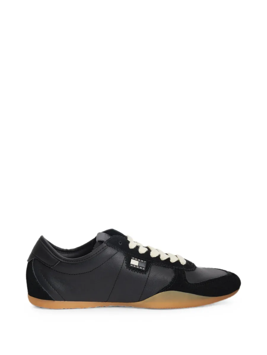low-top sneakers 1
