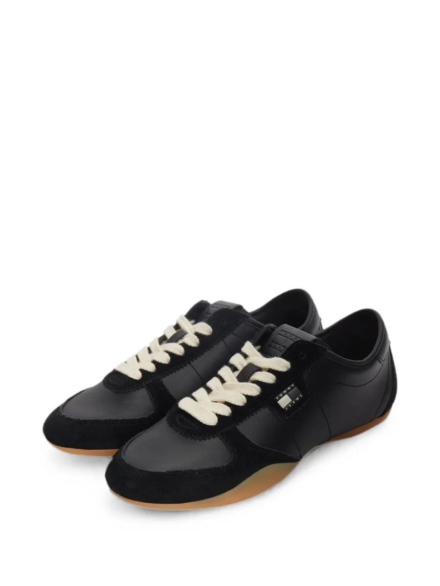 low-top sneakers 4