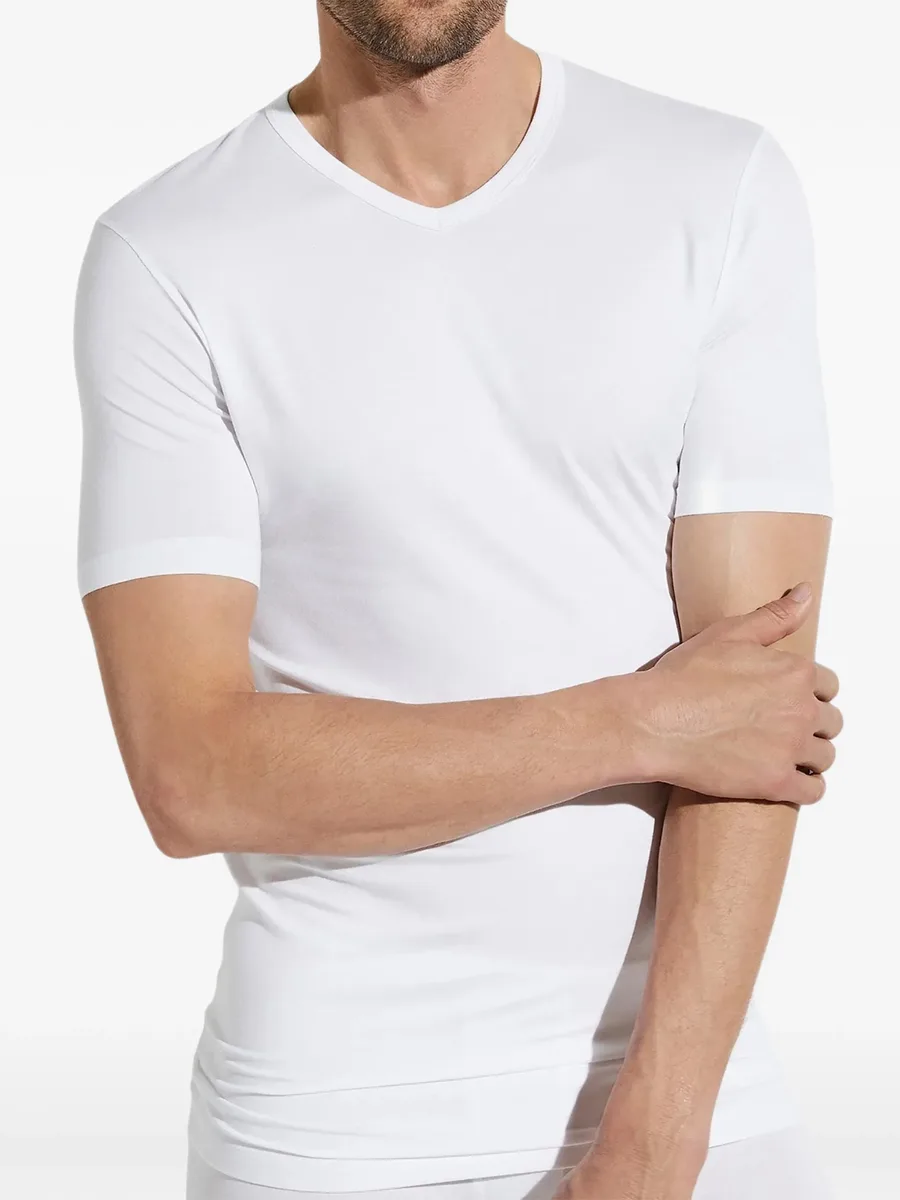 short-sleeve V-neck T-shirt 3