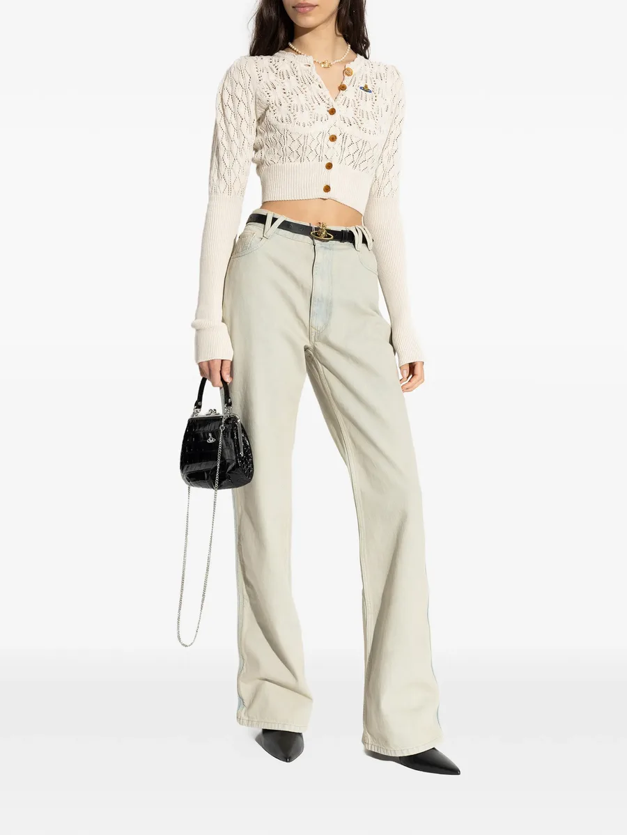 belt-loop butooned jeans 3