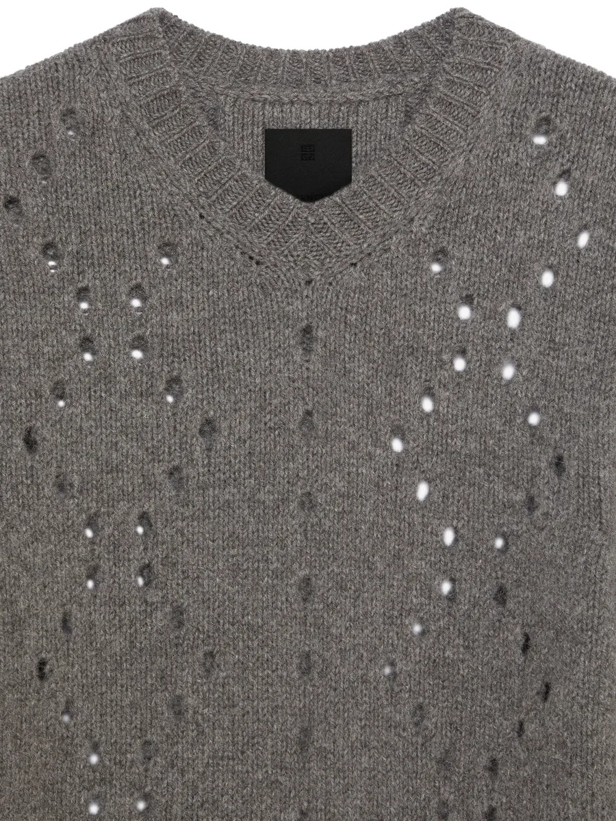 V-neck sweater 3