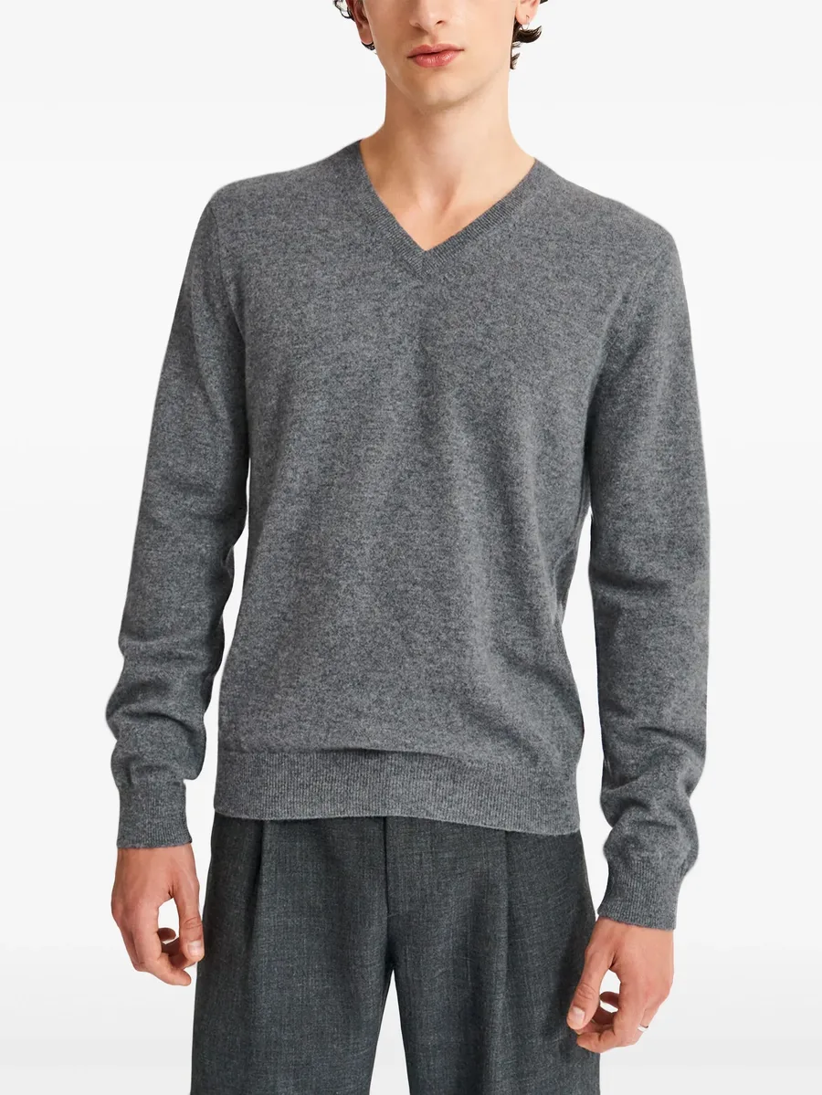 V-neck cashmere jumper 7
