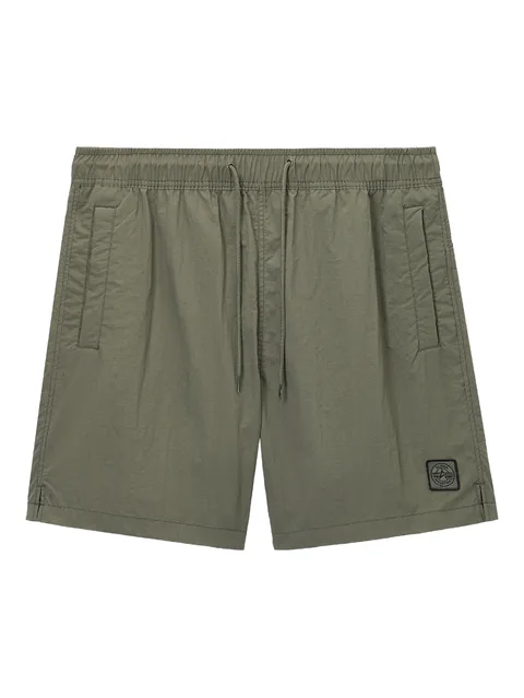 logo-patch shorts