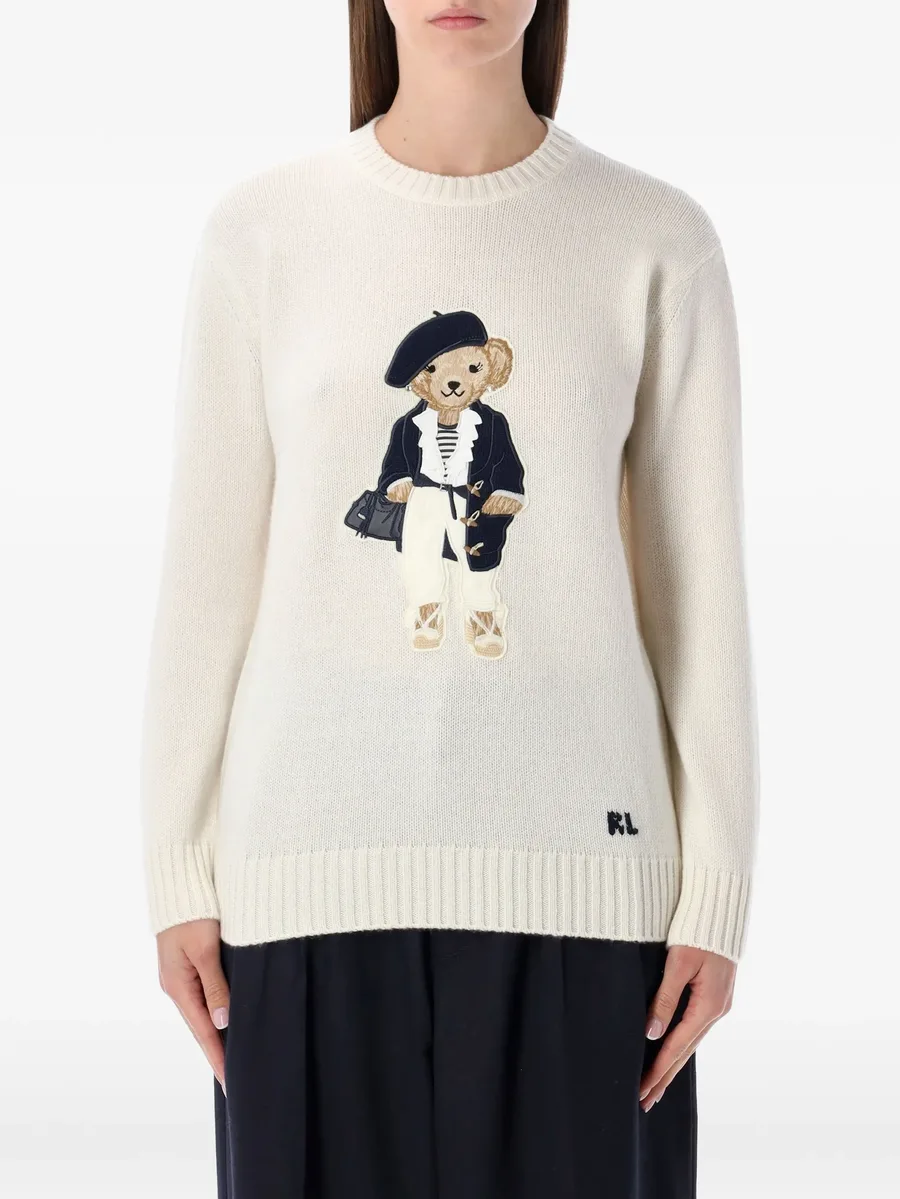 свитер с вышивкой 1