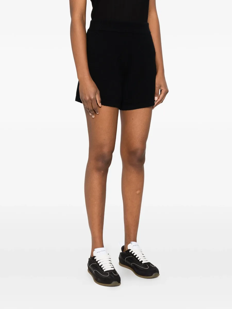 elasticated-waist shorts 6