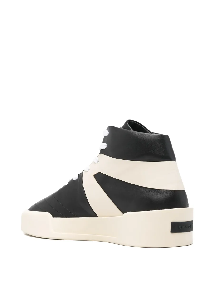 Basketball sneakers 5