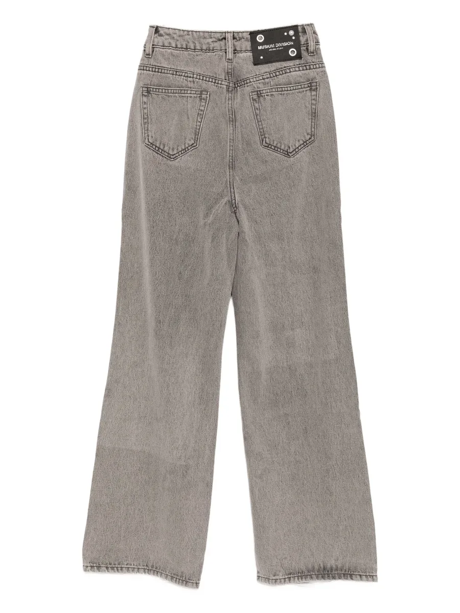 distressed jeans 3