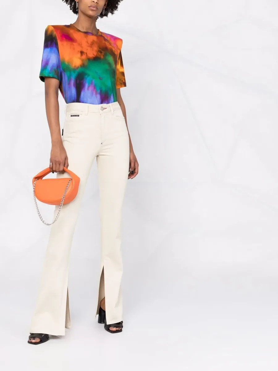 high-waisted flared jeans 4