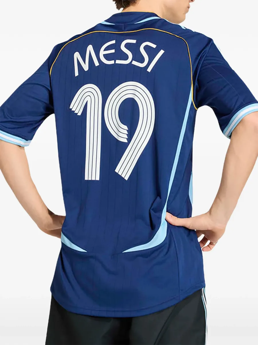 Argentina Away 2006 Messi 19 jersey 4